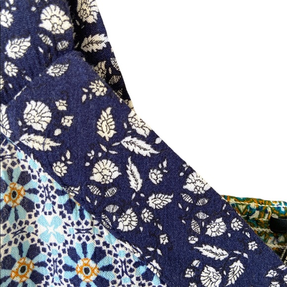 Forever 21 SUMMERY CROP TOP - Picture 4 of 5